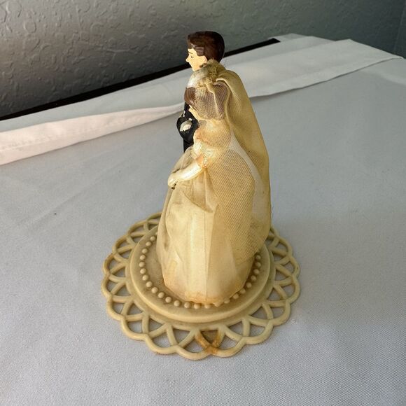 Vintage Wedding Cake Topper Bride & Groom Plastic w Mesh Dress & Veil Tuxedo - Picture 2 of 6